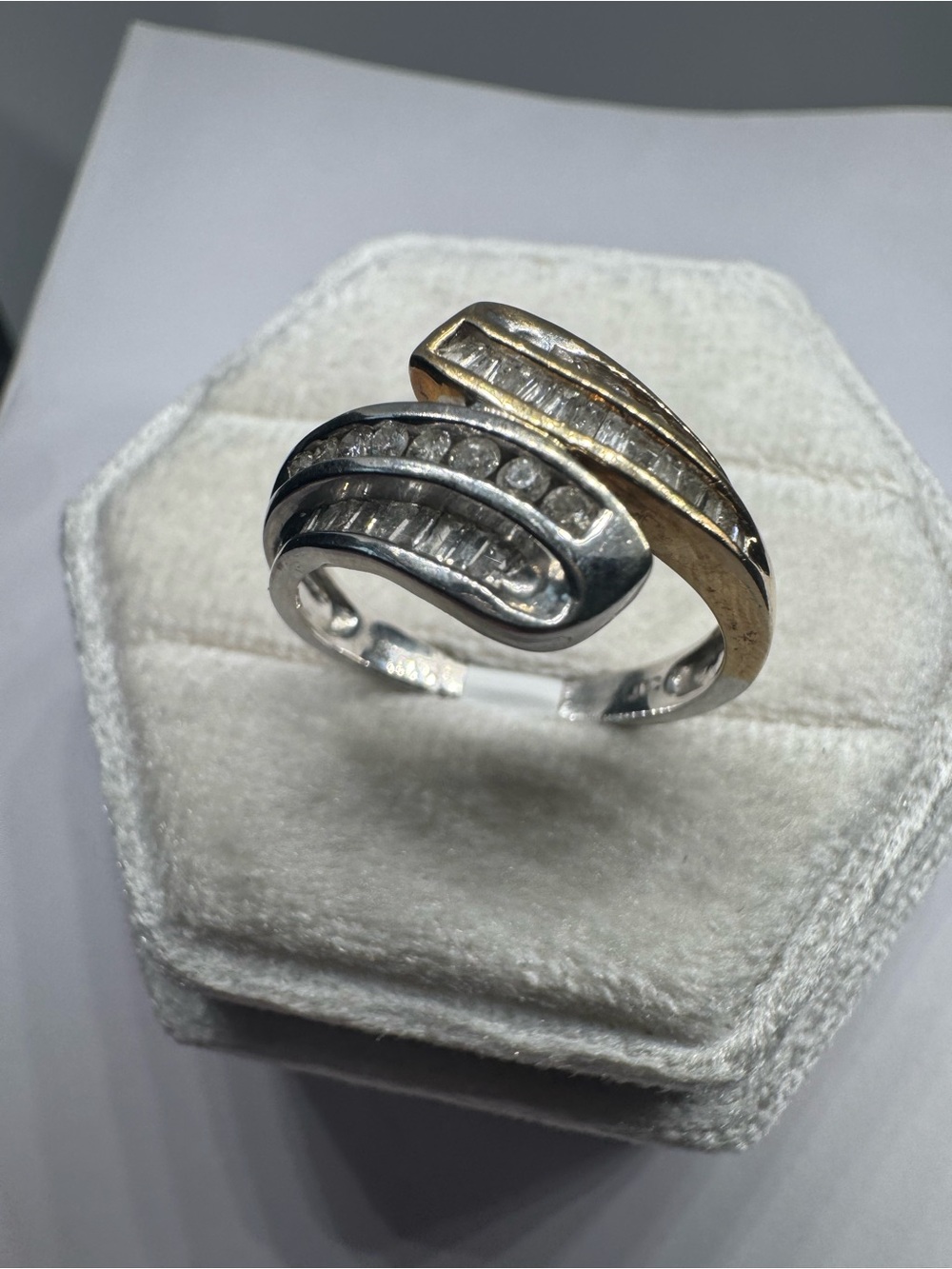 Vintage 14K 585 Two Tone Yellow & White Gold Natural Diamond Ring 4.3g Size 7 - Picture 4 of 16